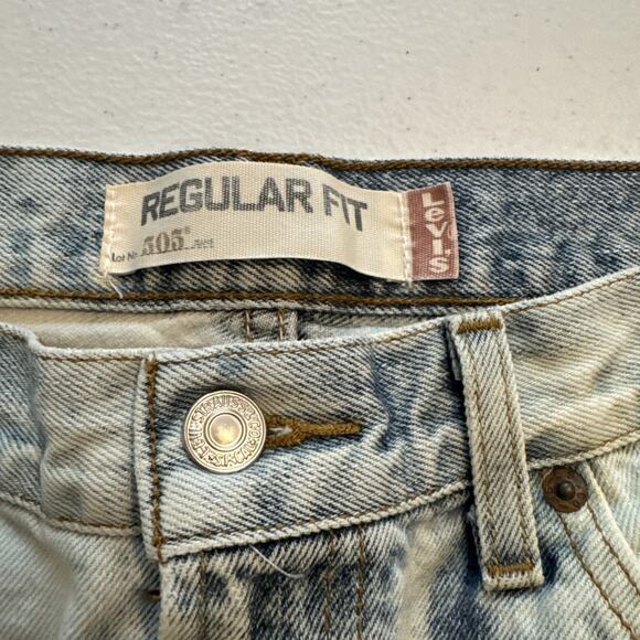 Levi's 505 Jeans Men’s 34x30 Regular Fit Straight Leg Blue Light Wash Denim - Picture 2 of 6